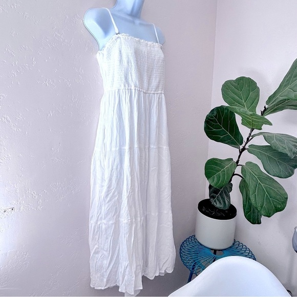 HOLLISTER Smocked Bodice Crepe Tiered Midi Dress With Convertible Straps Size L - Picture 5 of 13